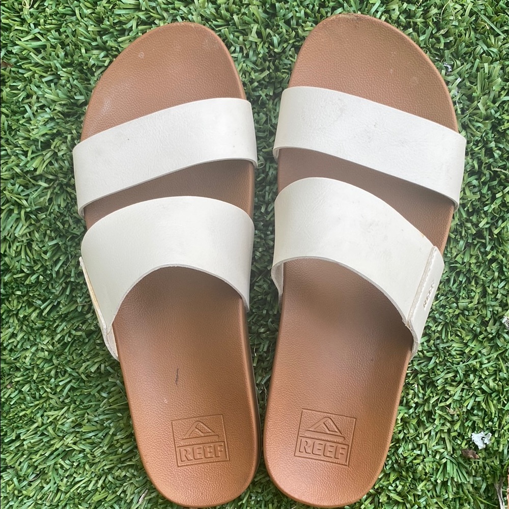 Reef Cream and Brown Sandals with Textured Straps and Open-Toe Design